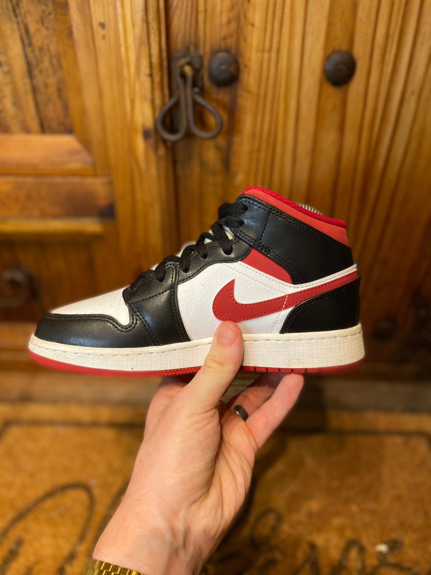 JORDAN 1 MID ‘GYM RED’ - UK 4.5