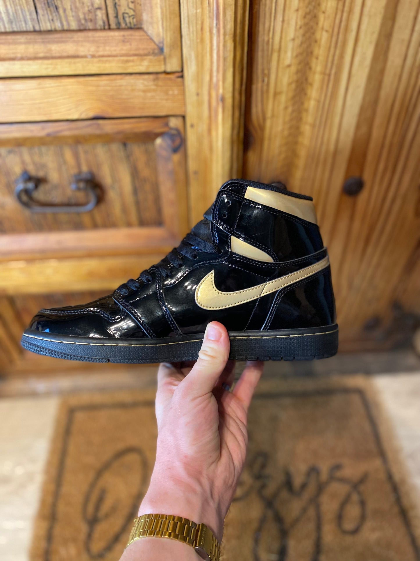JORDAN 1 HIGH ‘BLACK METALLIC GOLD’ - UK 9