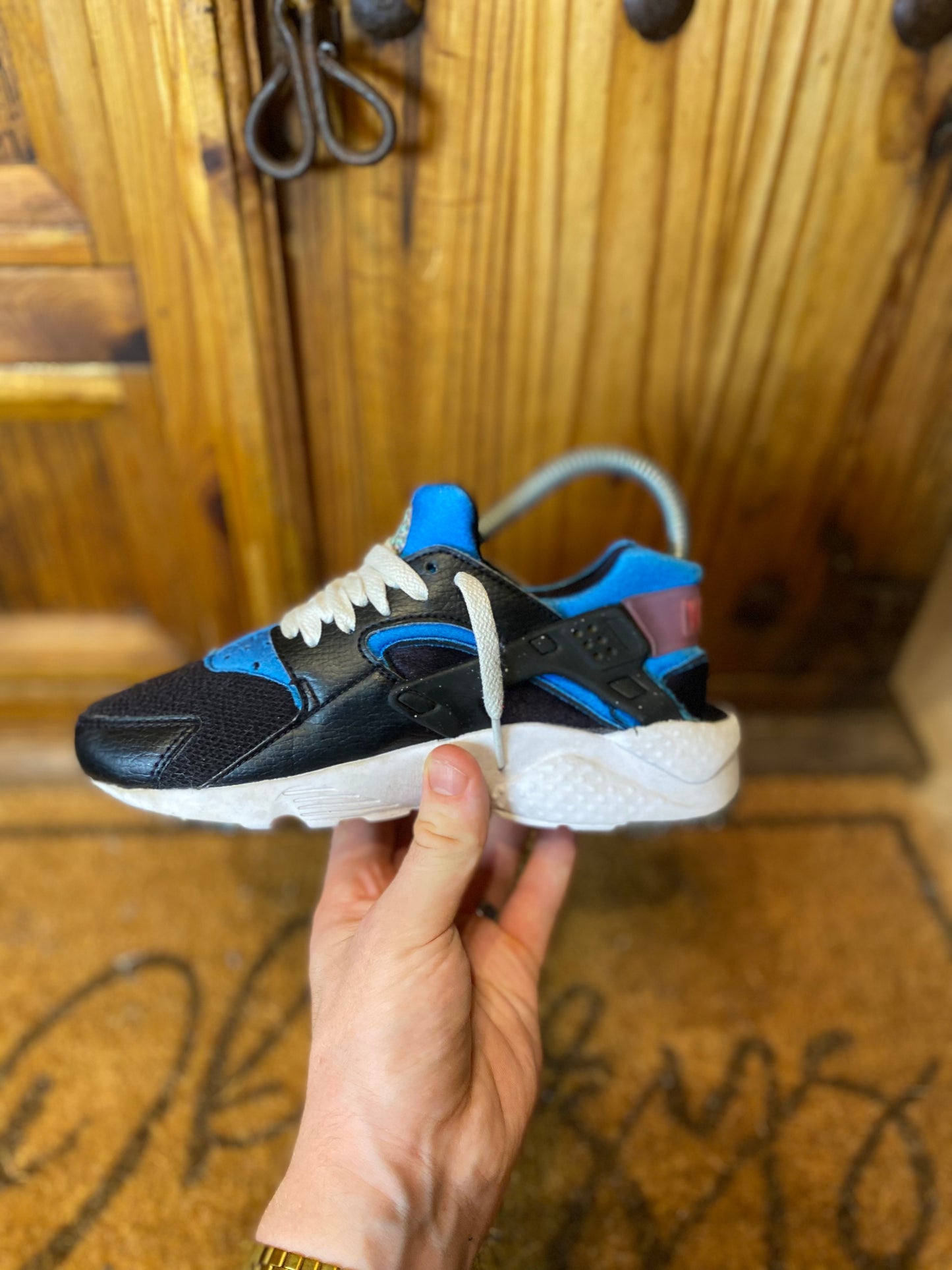 NIKE HUARACHE ‘BLACK PHOTO BLUE ACTIVE PINK’ - UK 3.5