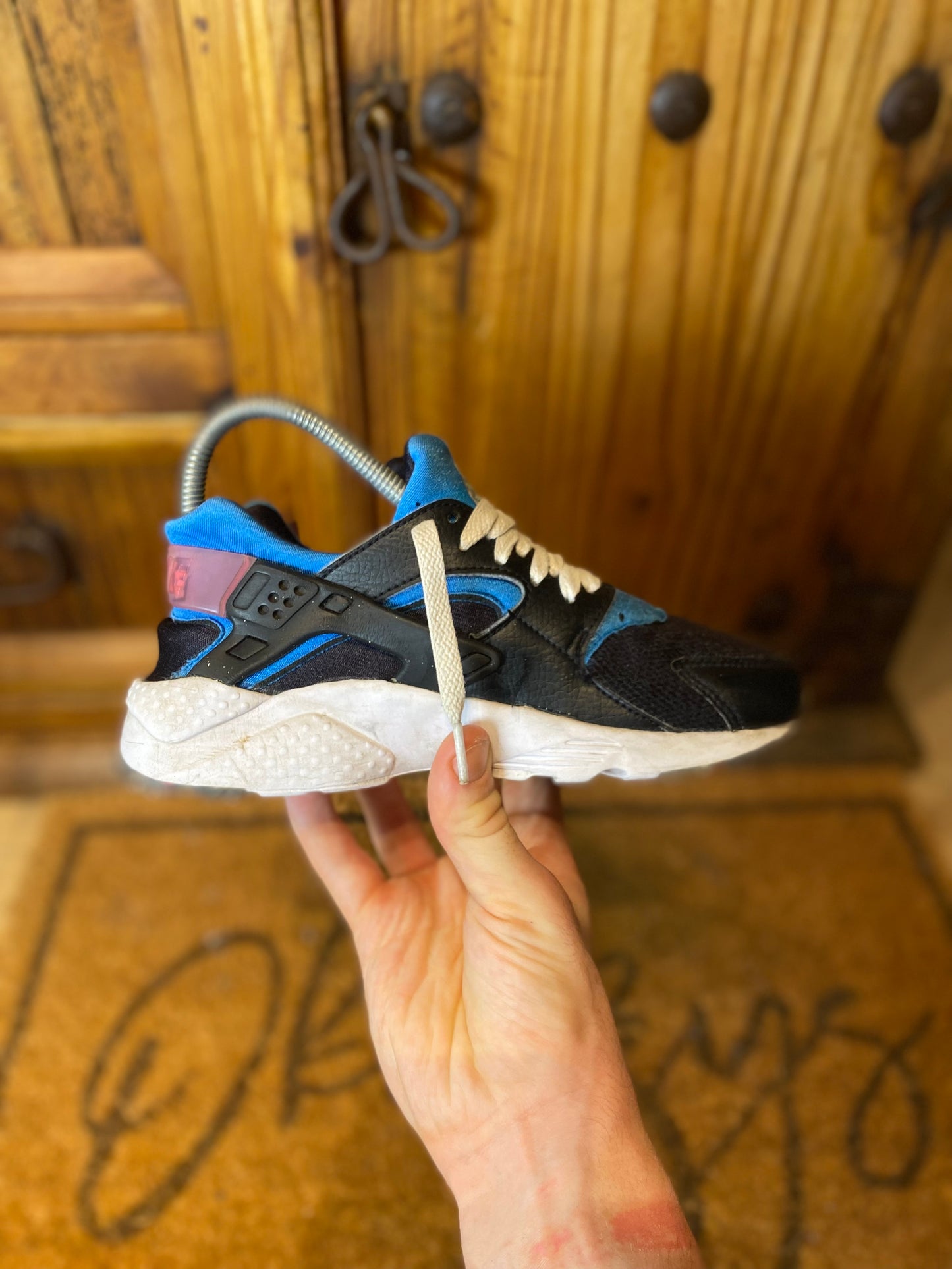 NIKE HUARACHE ‘BLACK PHOTO BLUE ACTIVE PINK’ - UK 3.5