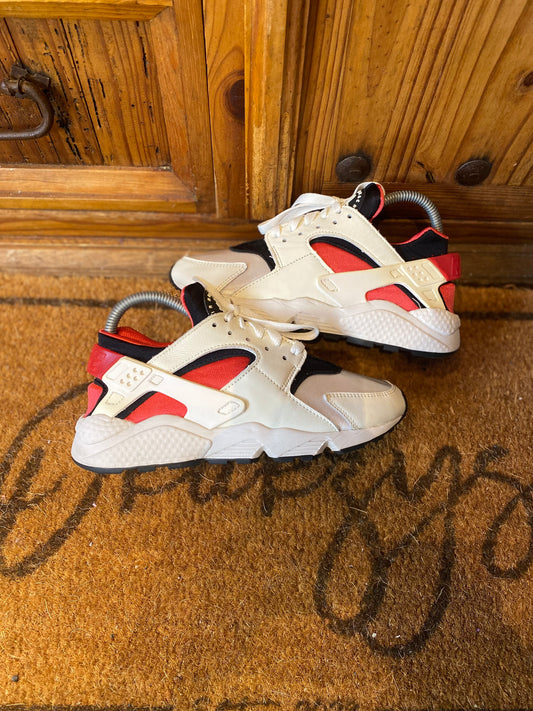 NIKE HUARACHE ‘SAIL BRED’ - UK 5