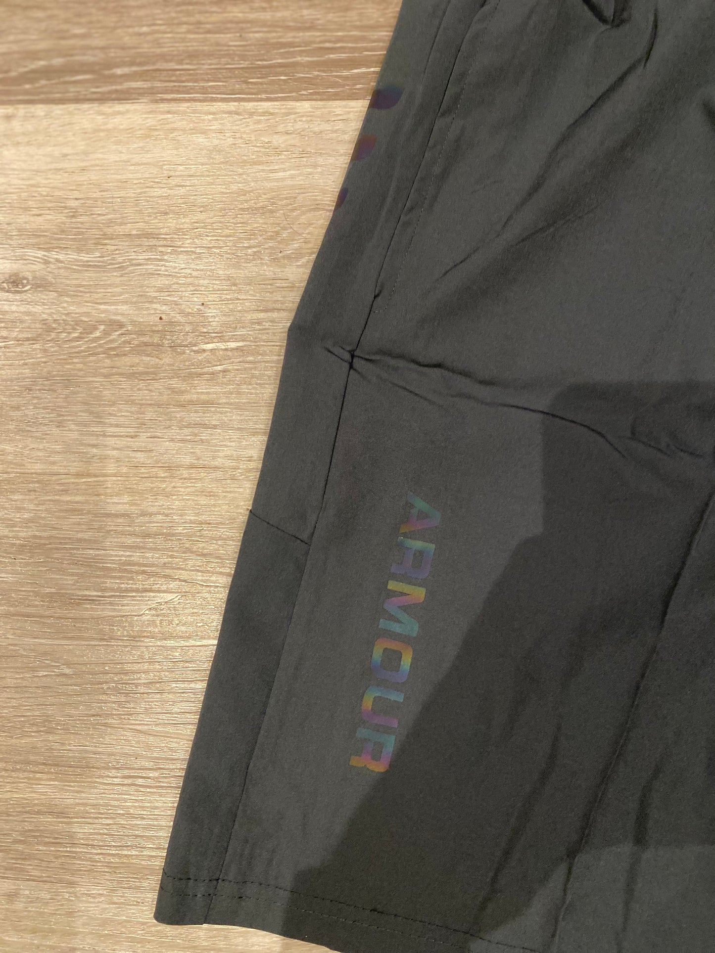 UNDER ARMOUR SHORTS - BNWT - L