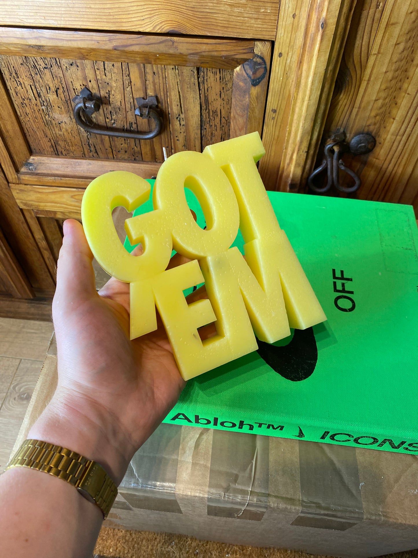 GOT EM’ SNEAKER CANDLE *scented* - #0020