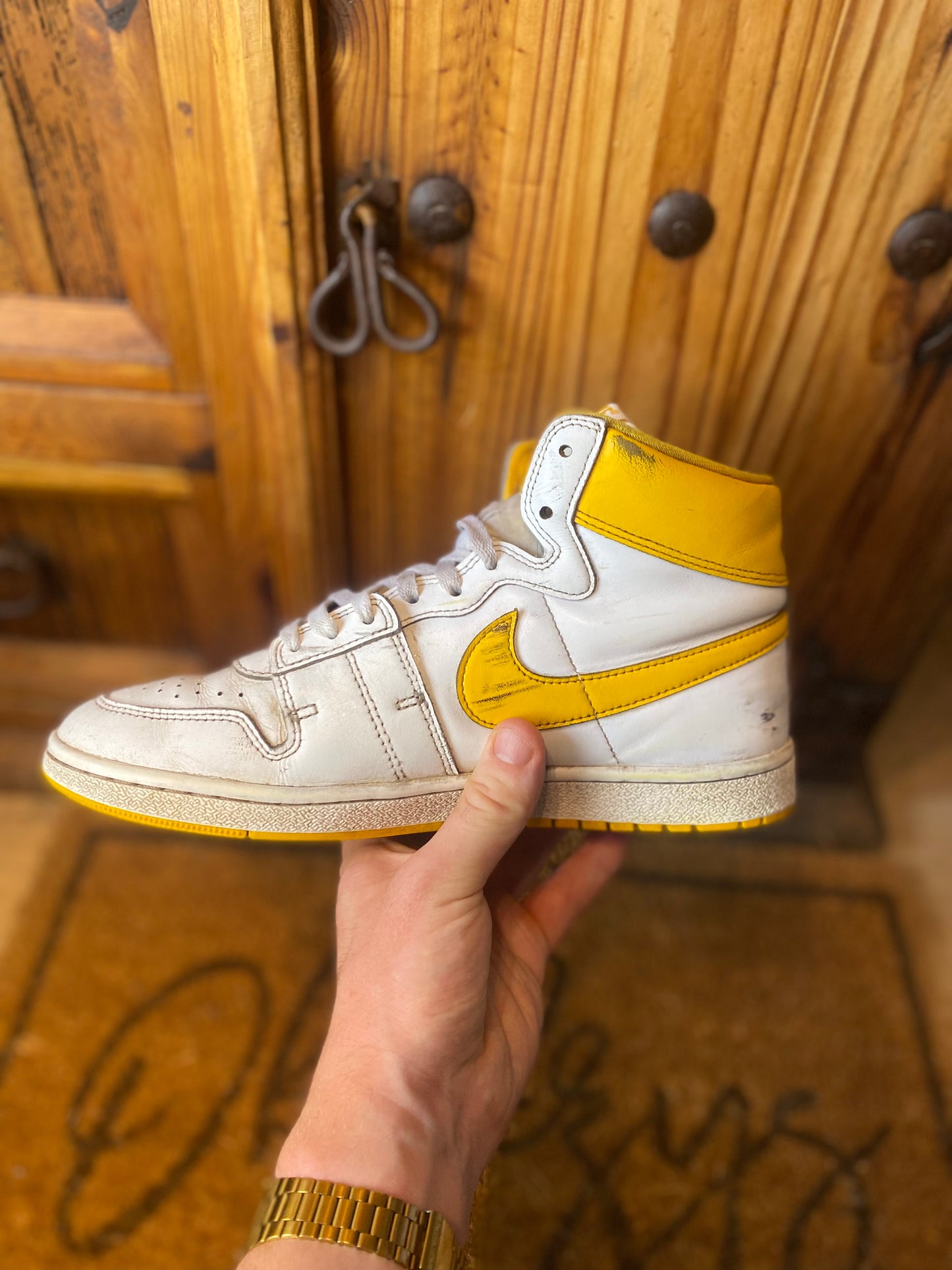 NIKE JORDAN AIR SHIP PE ‘UNIVERSITY GOLD’ - UK 8.5