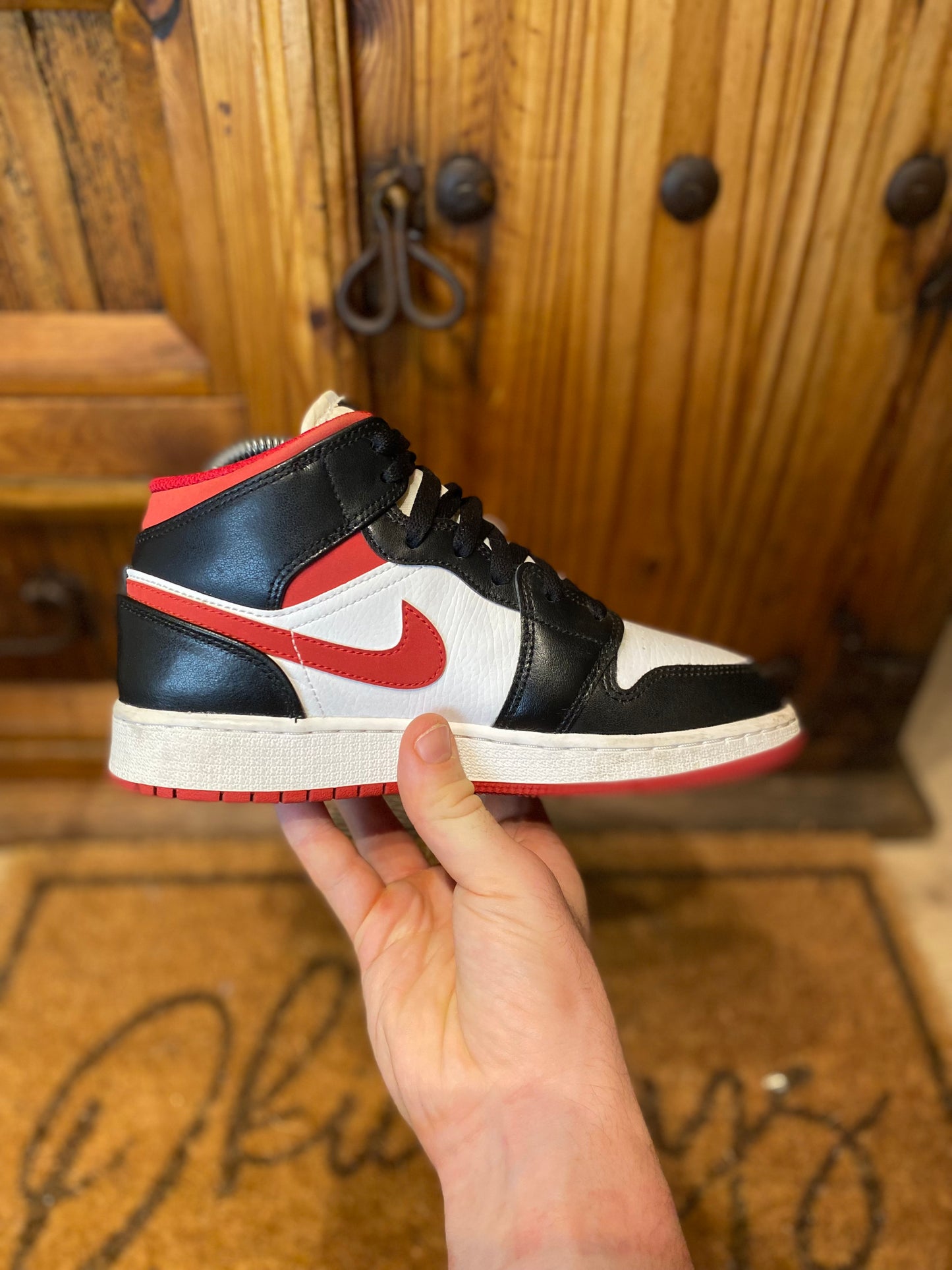JORDAN 1 MID ‘GYM RED’ - UK 4.5