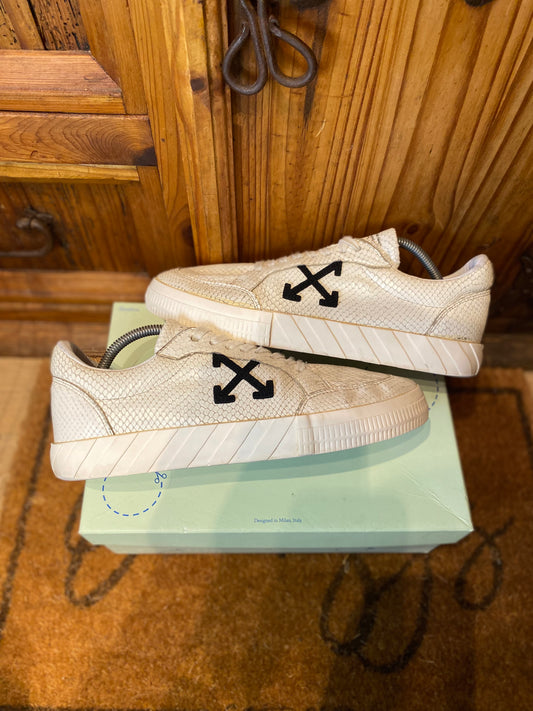 OFF-WHITE VULCANISED CALF LEATHER ‘WHITE BLACK’ - UK 10