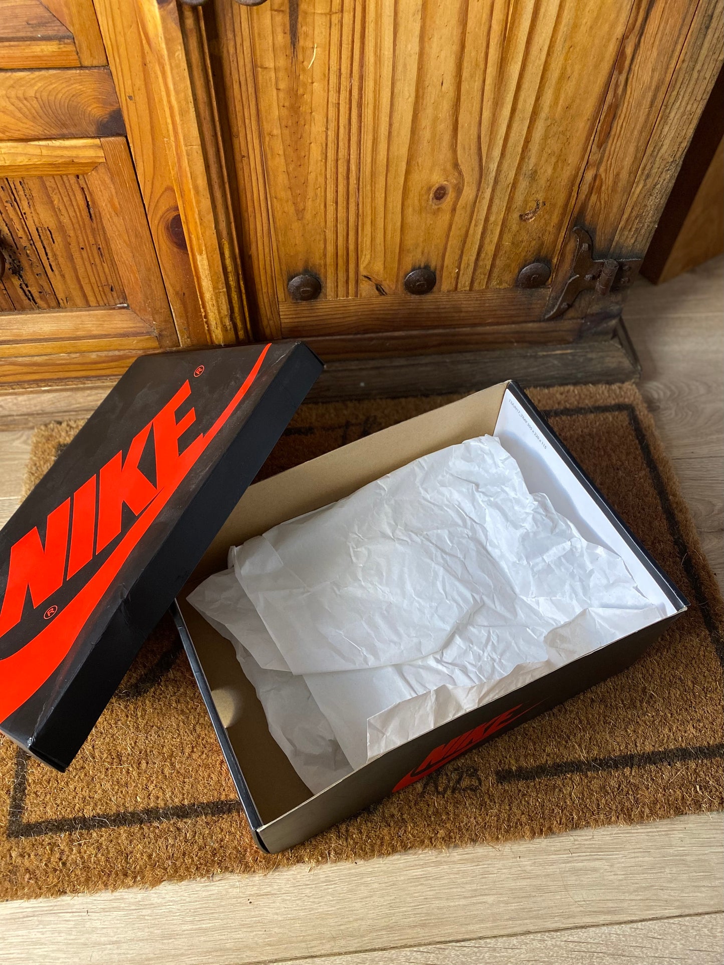 JORDAN 1 HIGH ‘LIGHT FUSION RED’ - UK 7