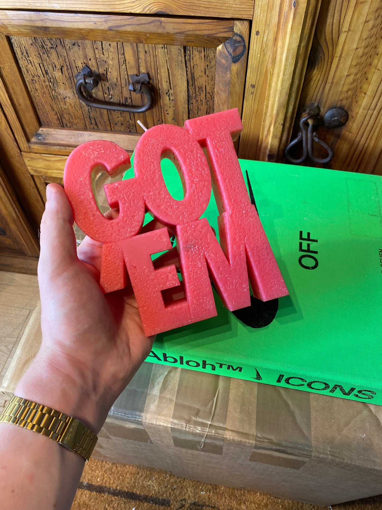 GOT EM’ SNEAKER CANDLE *scented* - #0012