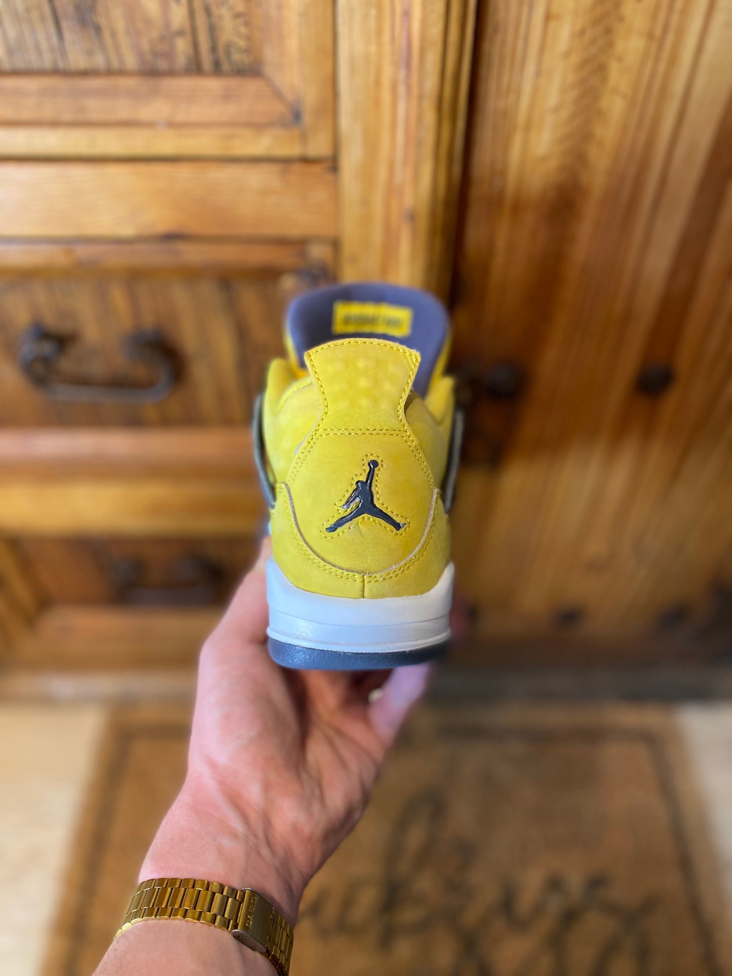 JORDAN 4 ‘LIGHTNING’ - UK 6