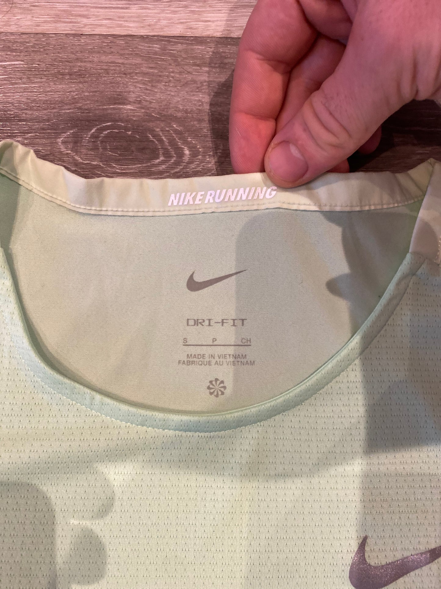 NIKE DRI-FIT MILER TEE - S