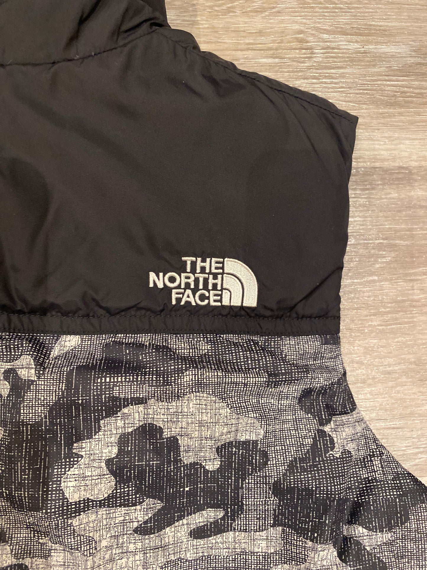 THE NORTH FACE NUPTSE 700 PUFFER GILET - JUNIOR XL