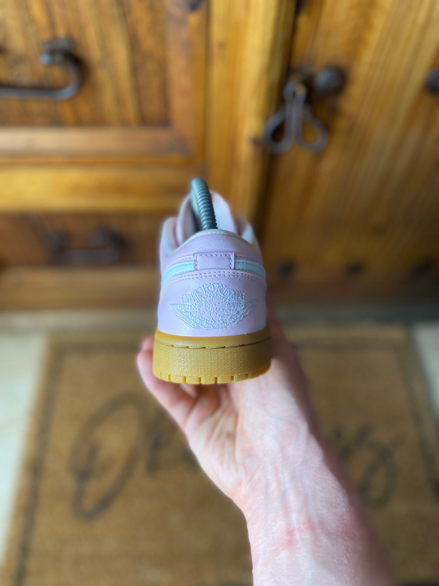 JORDAN 1 LOW ‘ARCTIC PINK GUM’ - UK 4.5
