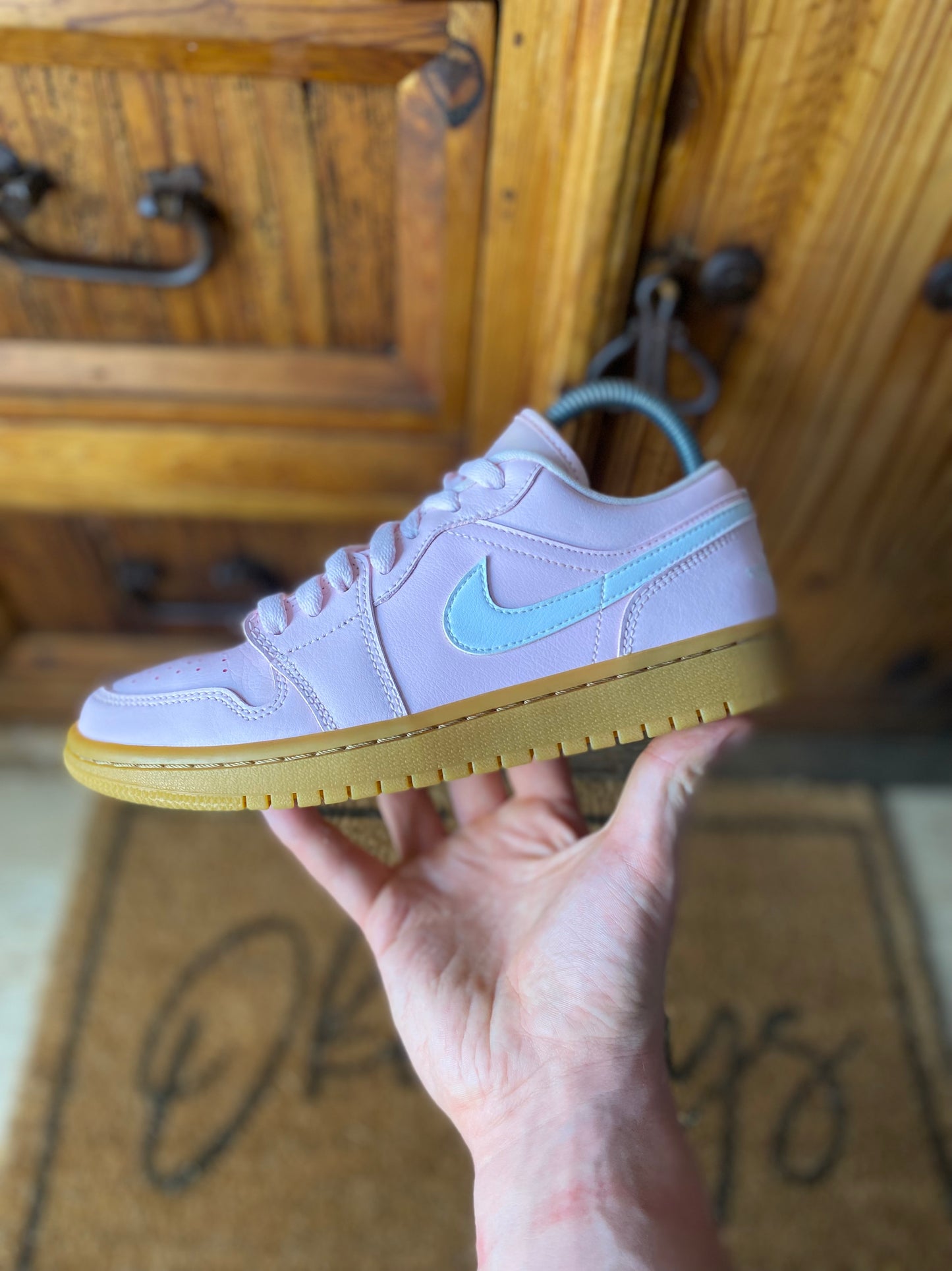 JORDAN 1 LOW ‘ARCTIC PINK GUM’ - UK 4.5