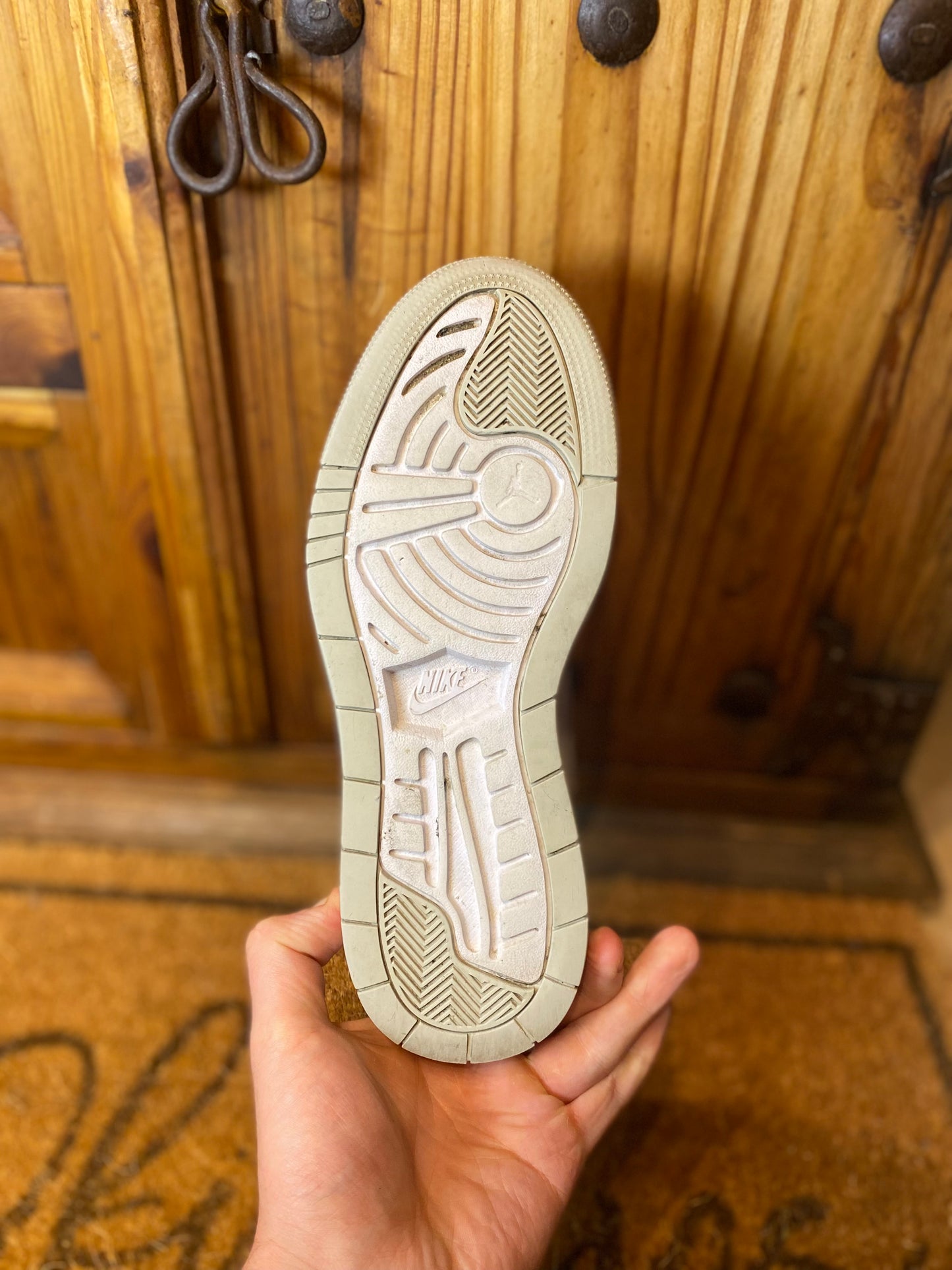 JORDAN 1 ELEVATE LOW ‘NEUTRAL GREY’ - UK 6