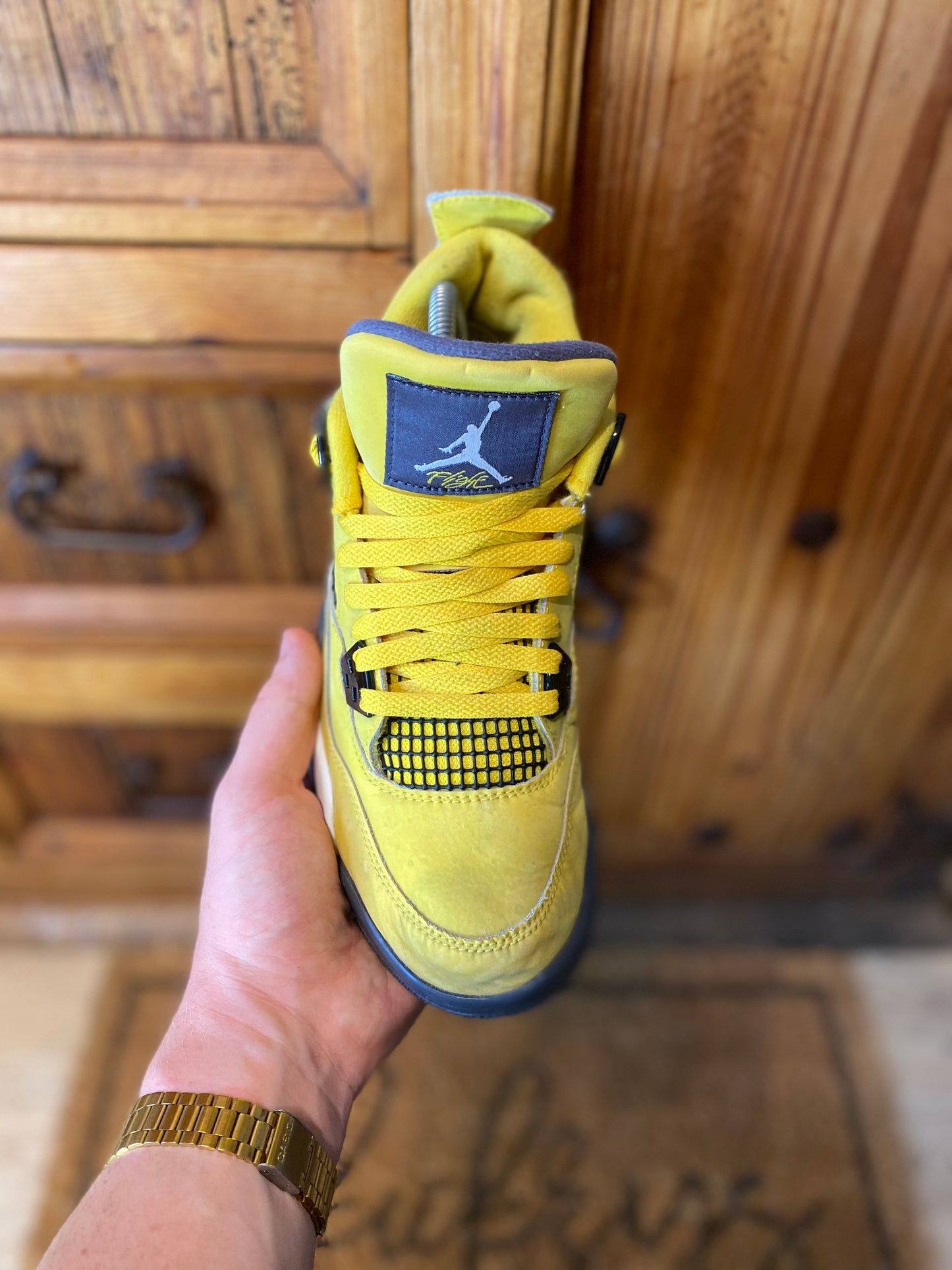 JORDAN 4 ‘LIGHTNING’ - UK 6