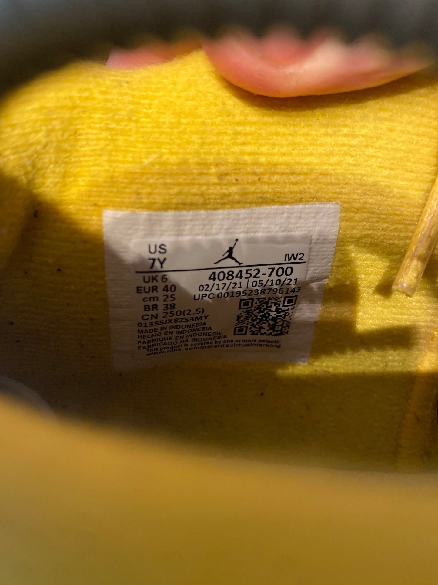 JORDAN 4 ‘LIGHTNING’ - UK 6