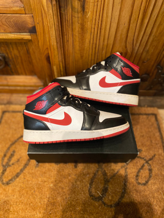 JORDAN 1 MID ‘GYM RED’ - UK 4.5