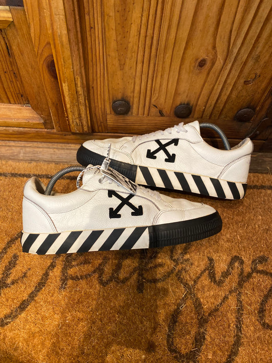 OFF-WHITE VULCANISED ‘CANVAS WHITE BLACK’ - UK 9