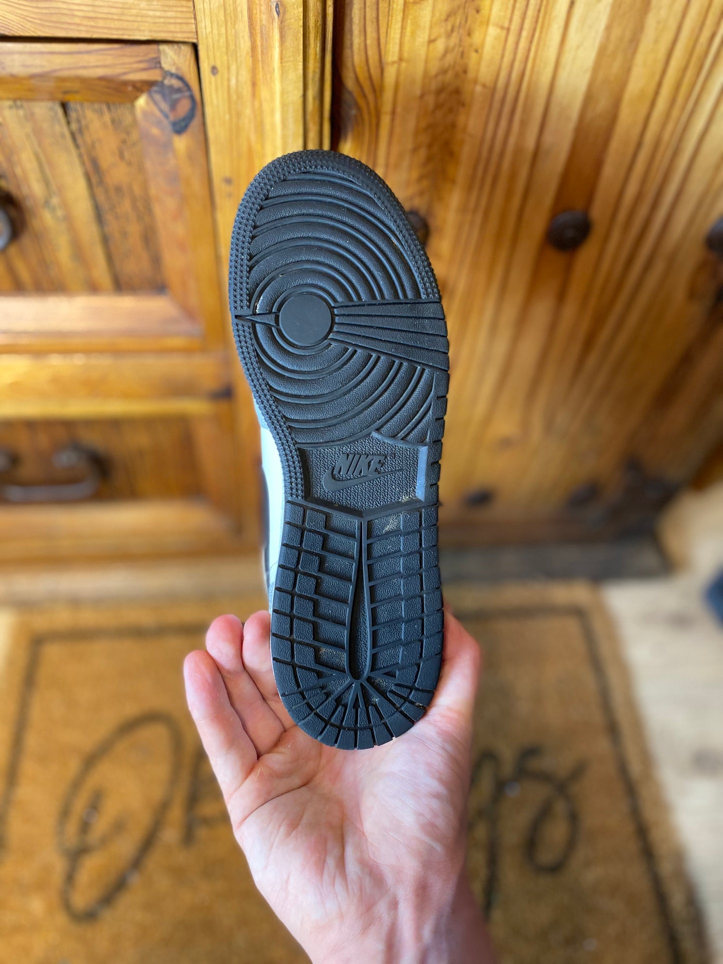 JORDAN 1 LOW ‘LIGHT SMOKE GREY’ - UK 6