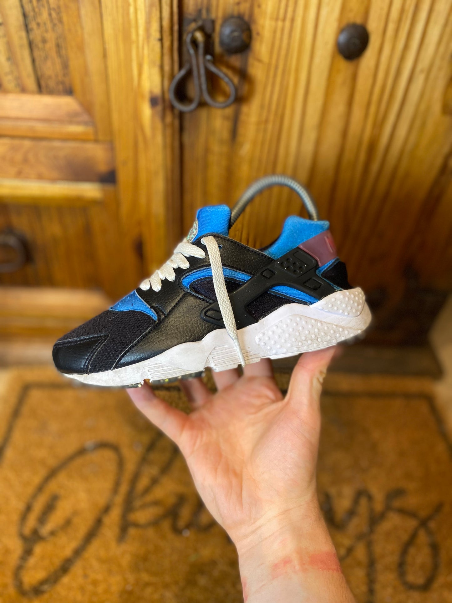 NIKE HUARACHE ‘BLACK PHOTO BLUE ACTIVE PINK’ - UK 3.5