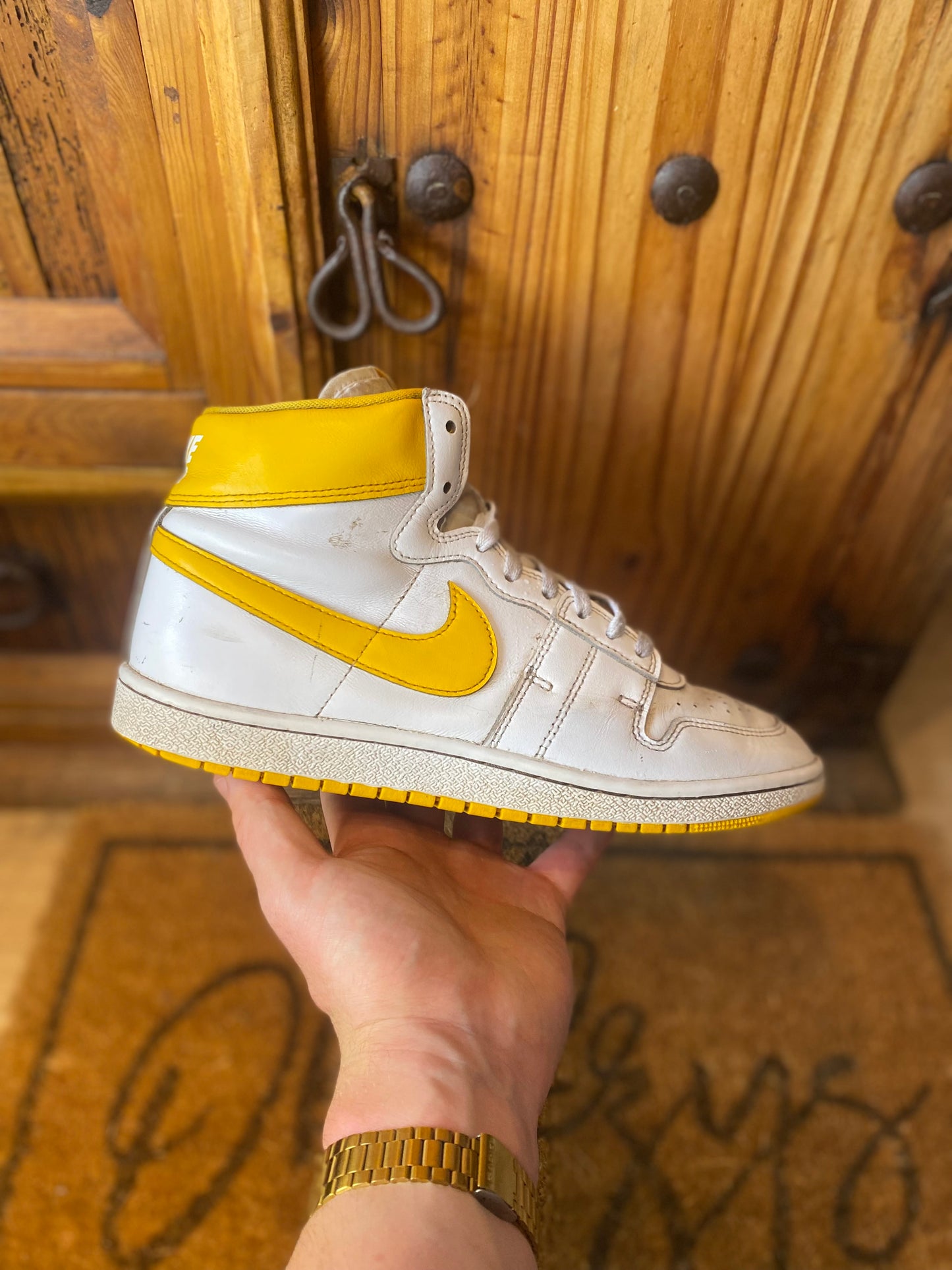 NIKE JORDAN AIR SHIP PE ‘UNIVERSITY GOLD’ - UK 8.5