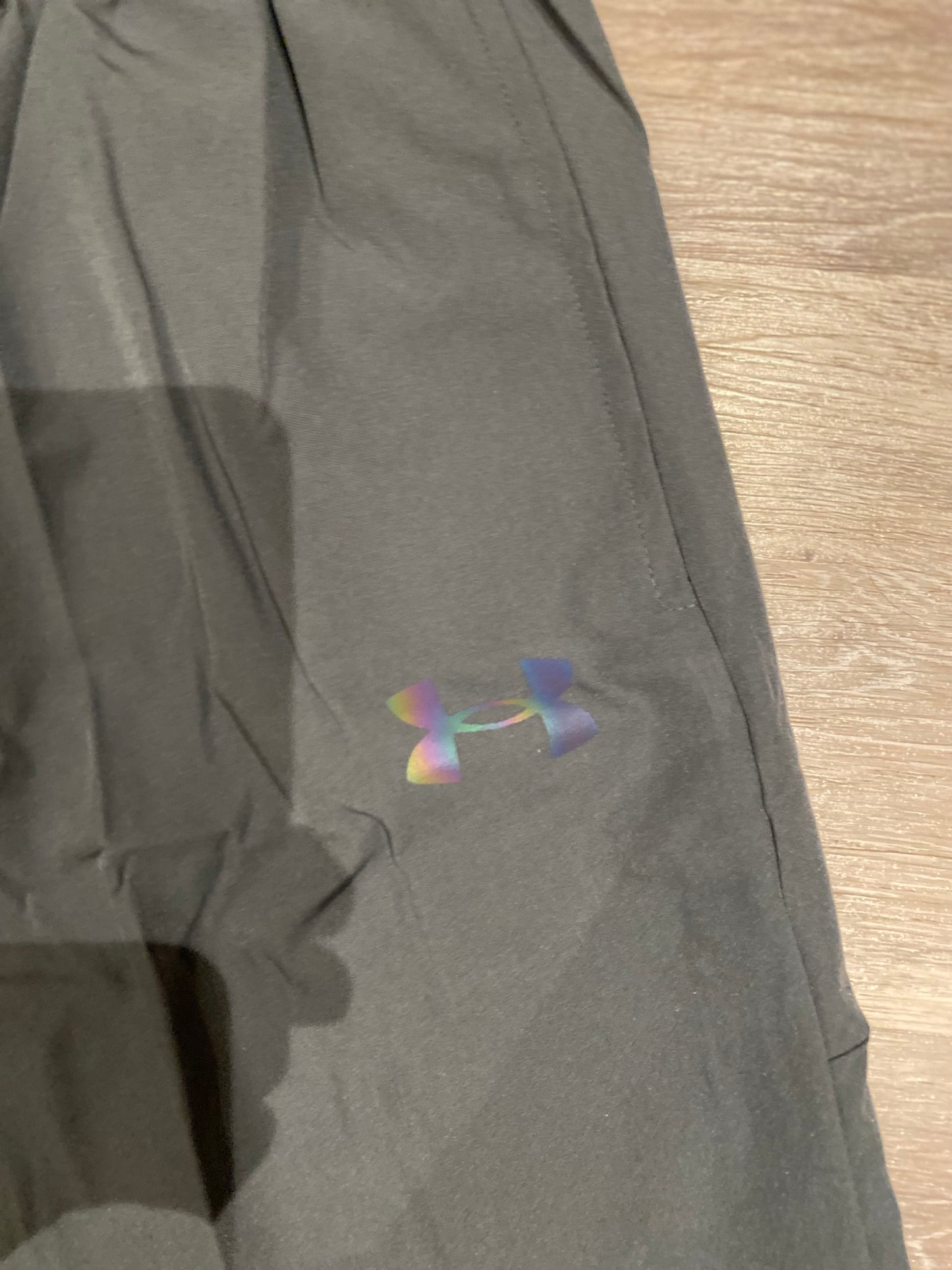 UNDER ARMOUR SHORTS - BNWT - L
