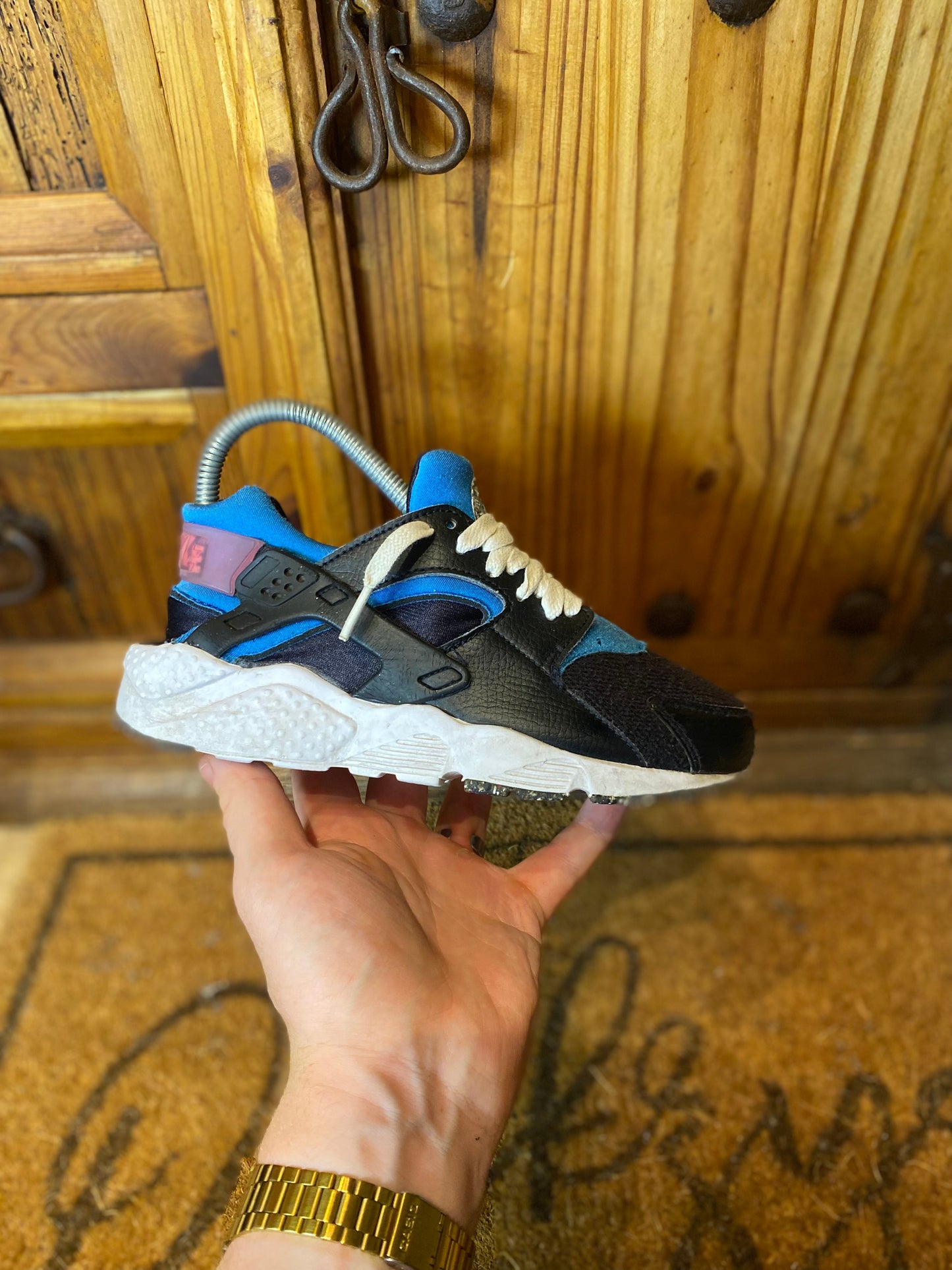 NIKE HUARACHE ‘BLACK PHOTO BLUE ACTIVE PINK’ - UK 3.5