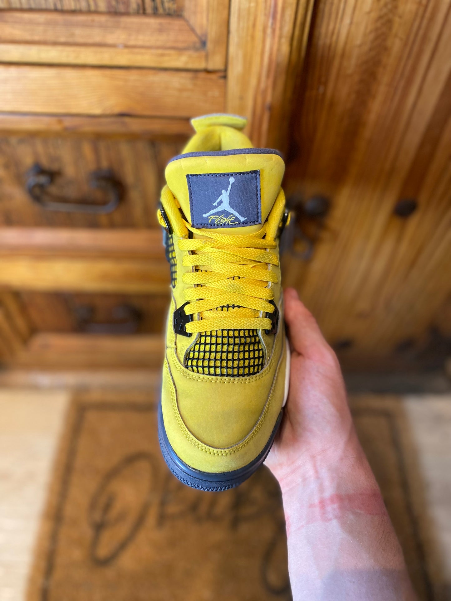 JORDAN 4 ‘LIGHTNING’ - UK 6