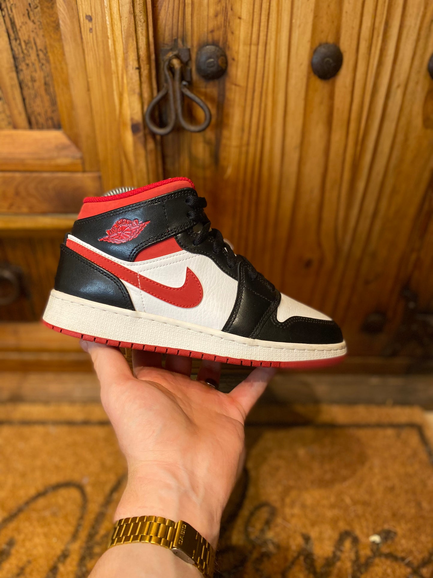 JORDAN 1 MID ‘GYM RED’ - UK 4.5