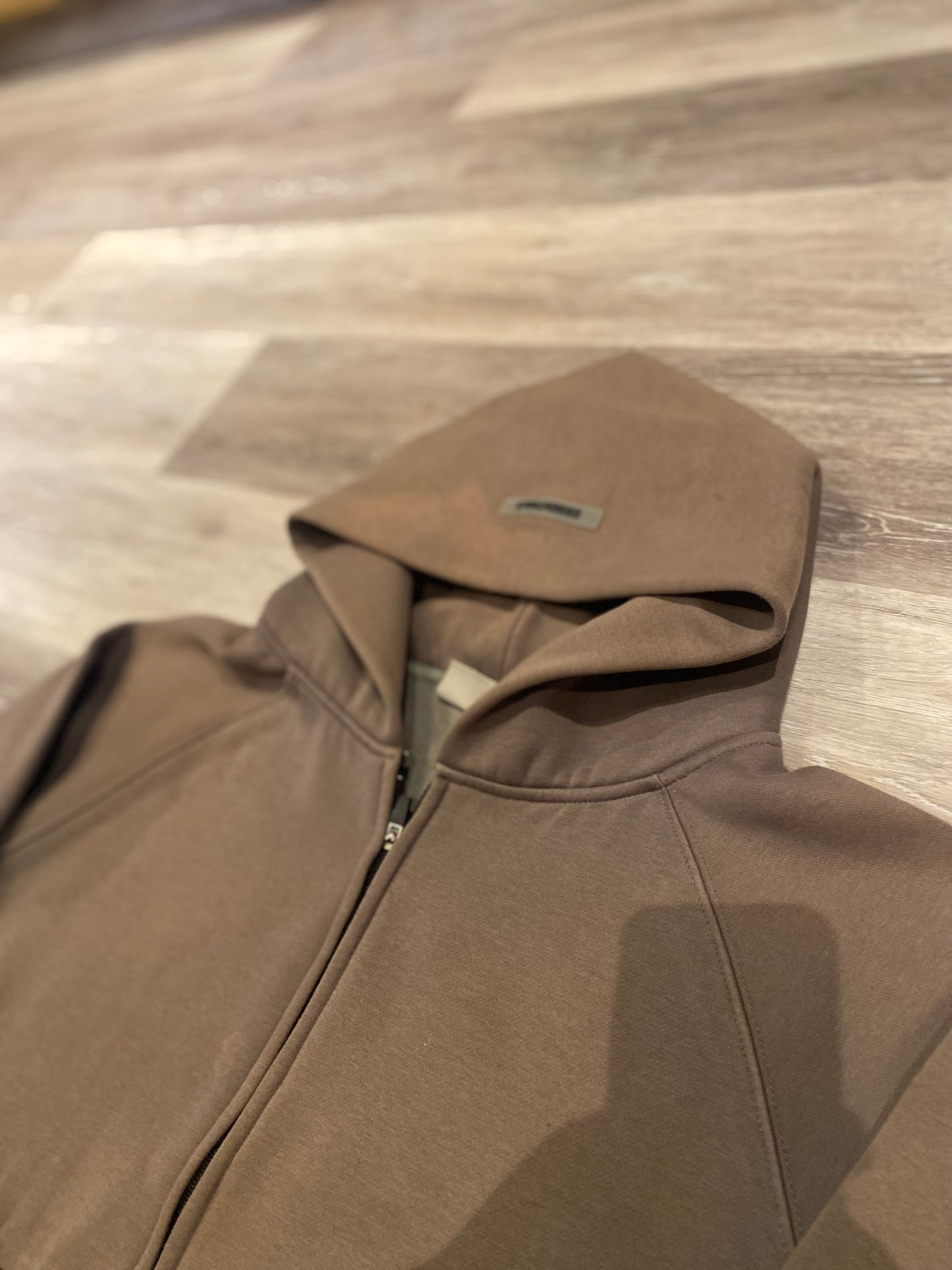 ESSENTIALS ZIP UP HOODIE - M