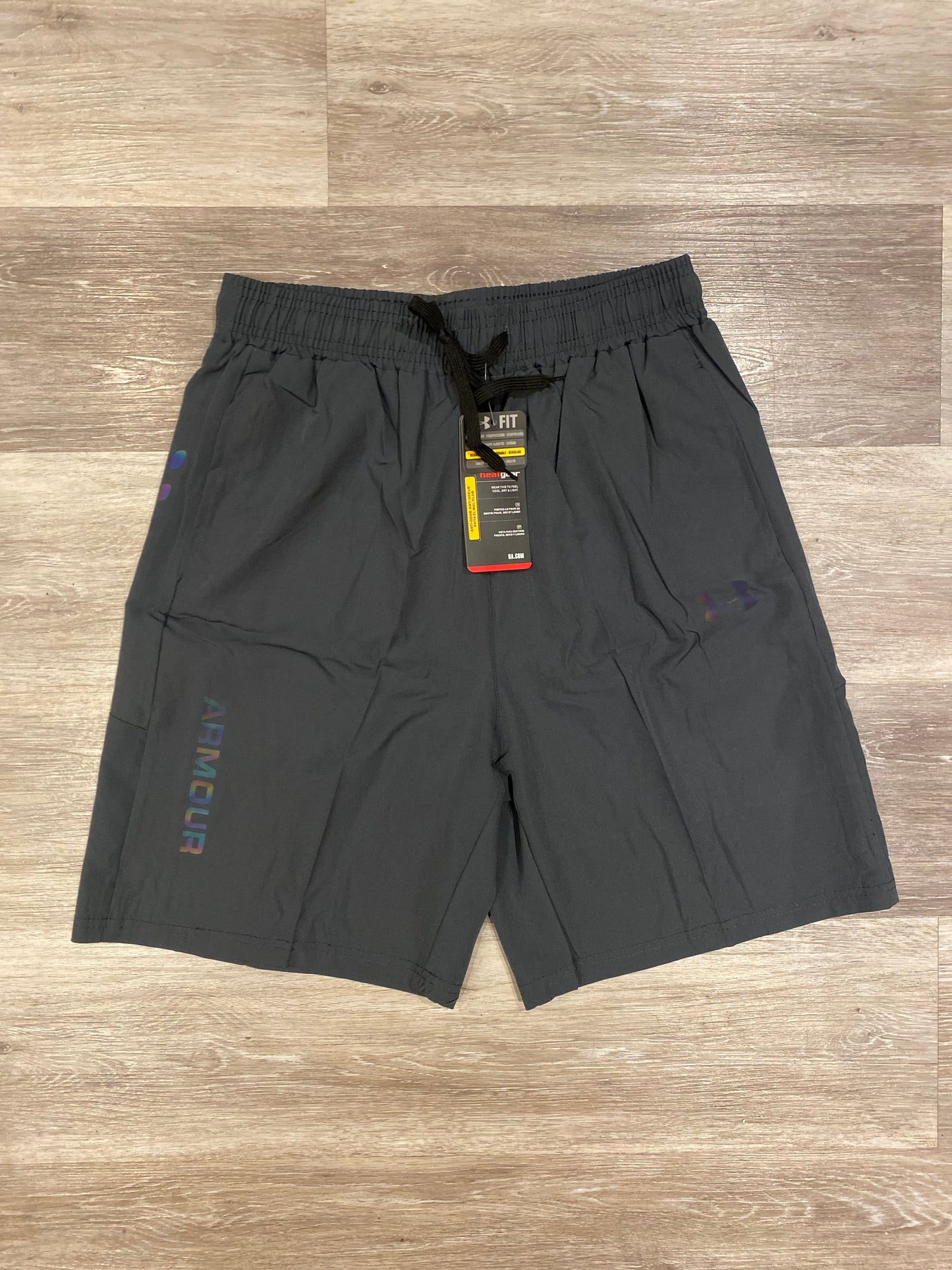 UNDER ARMOUR SHORTS - BNWT - L