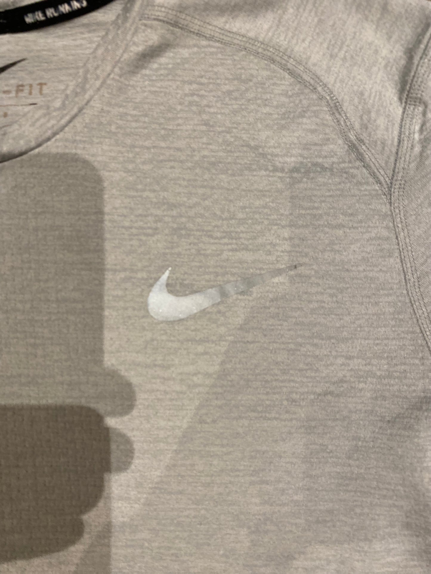 NIKE DRI-FIT MILER TEE - M