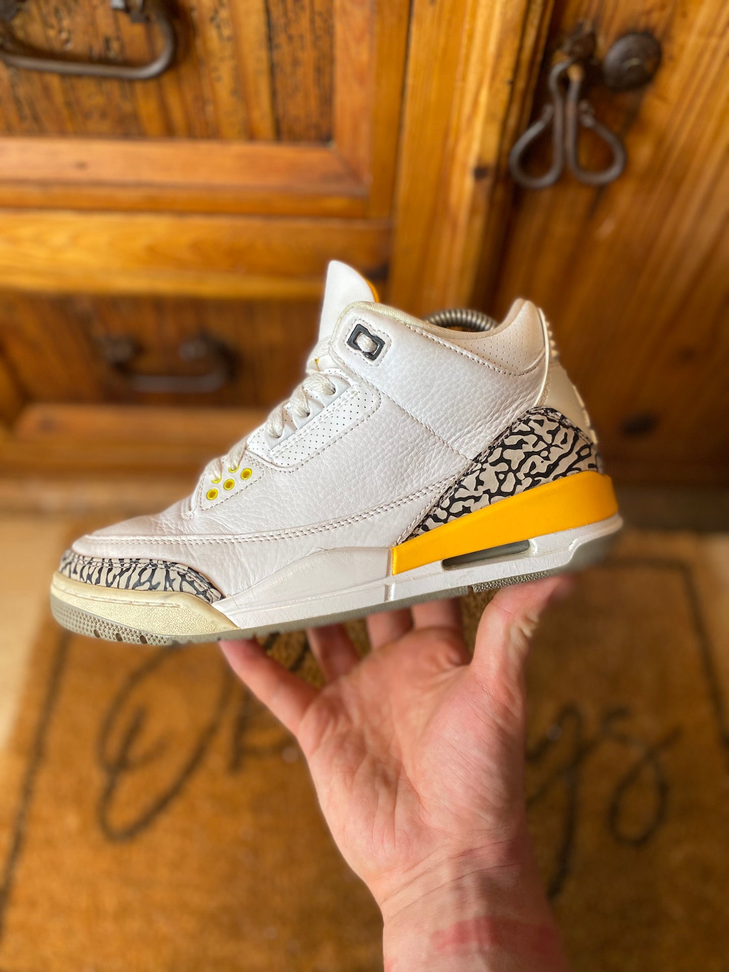 JORDAN 3 ‘LASER ORANGE’ - UK 5.5