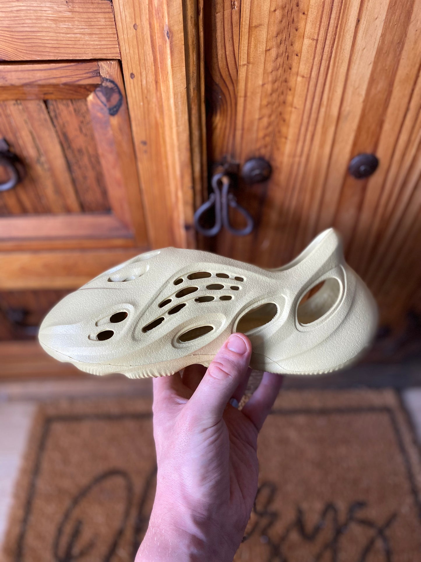 YEEZY FOAMRUNNER ‘SULFUR’ - UK 6