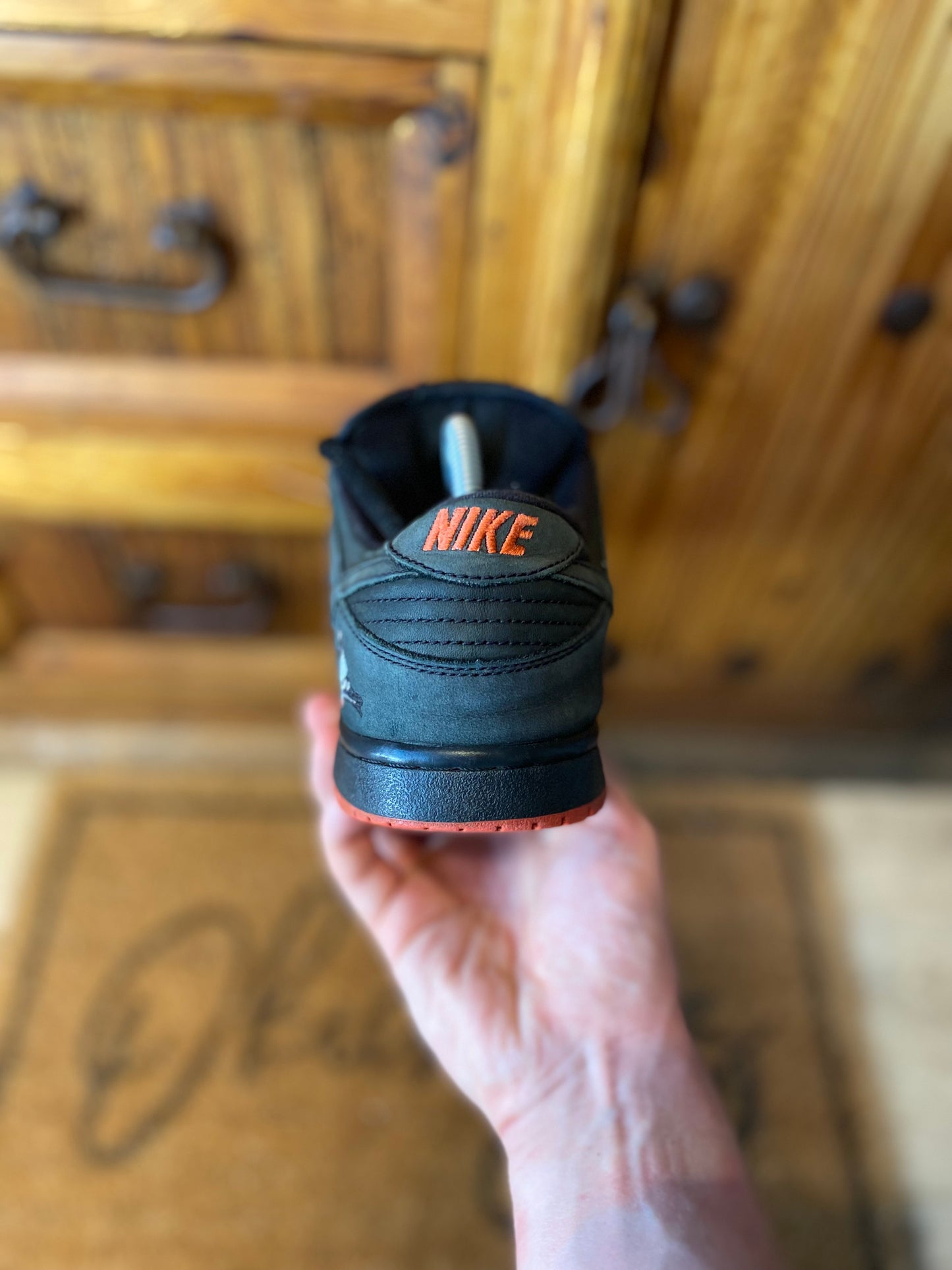 NIKE SB DUNK LOW ‘BLACK PIGEON’ - UK 7.5