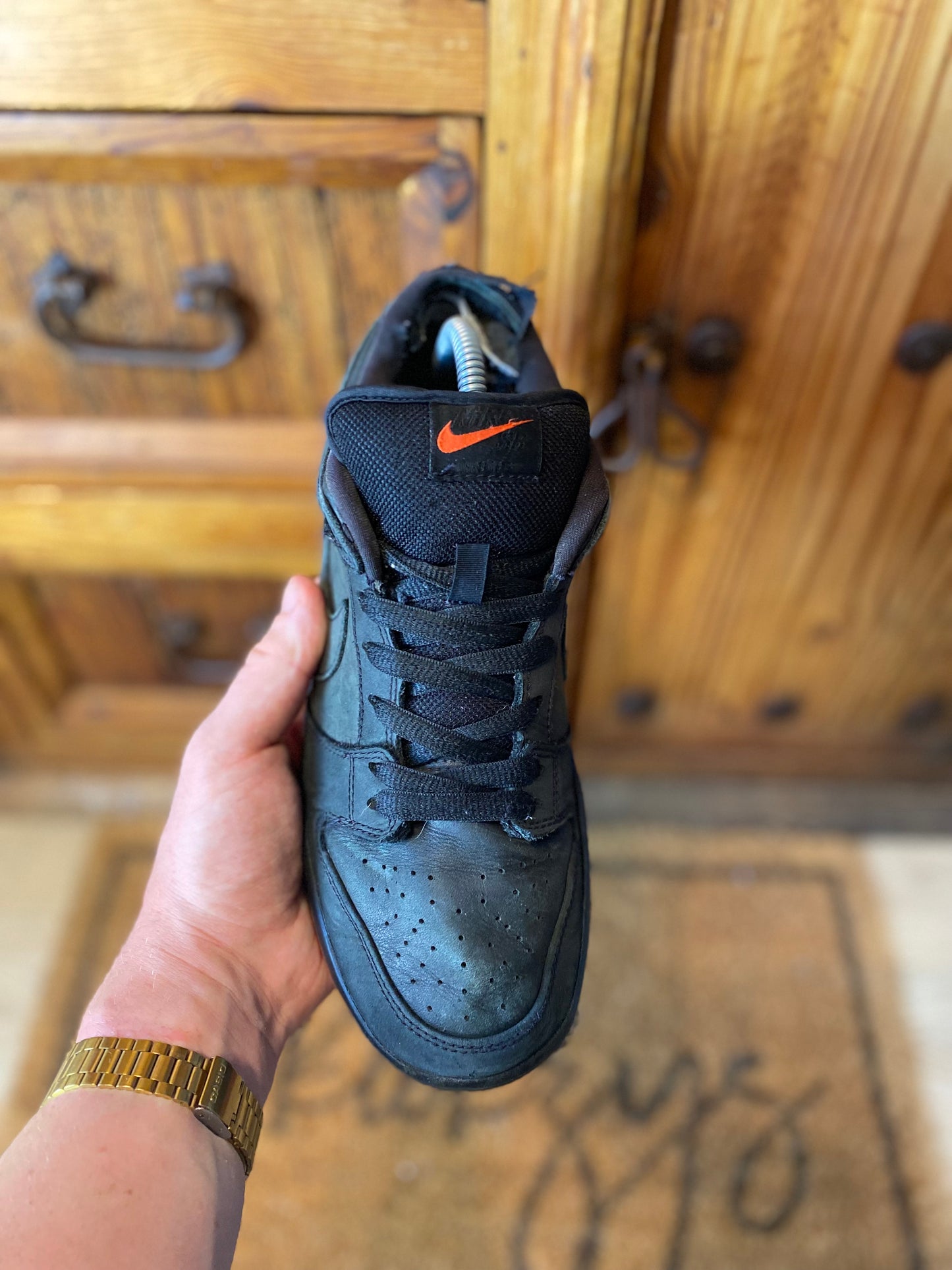 NIKE SB DUNK LOW ‘BLACK PIGEON’ - UK 7.5