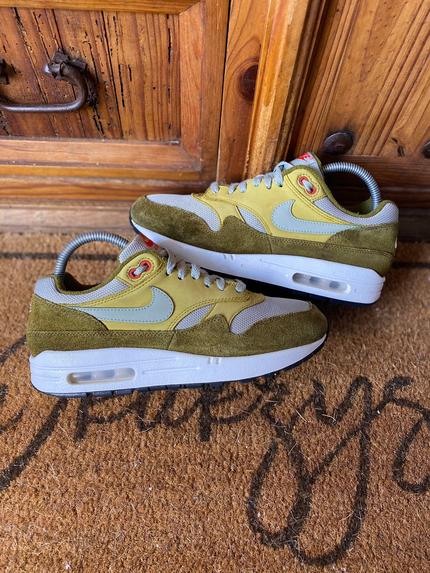 NIKE AIR MAX 1 CURRY PACK ‘OLIVE’ - UK 6