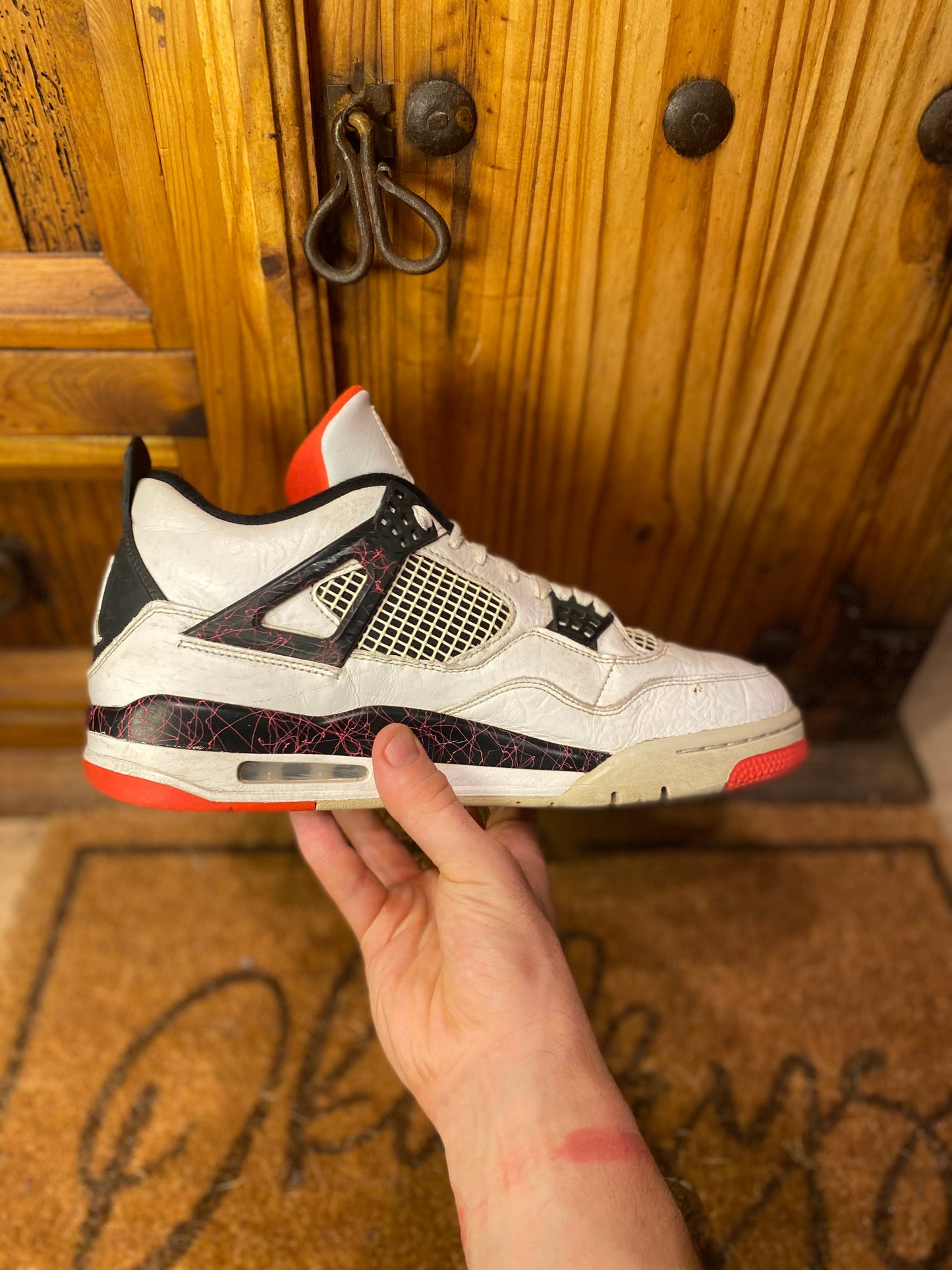 JORDAN 4 ‘FLIGHT NOSTALGIA’ - UK 10