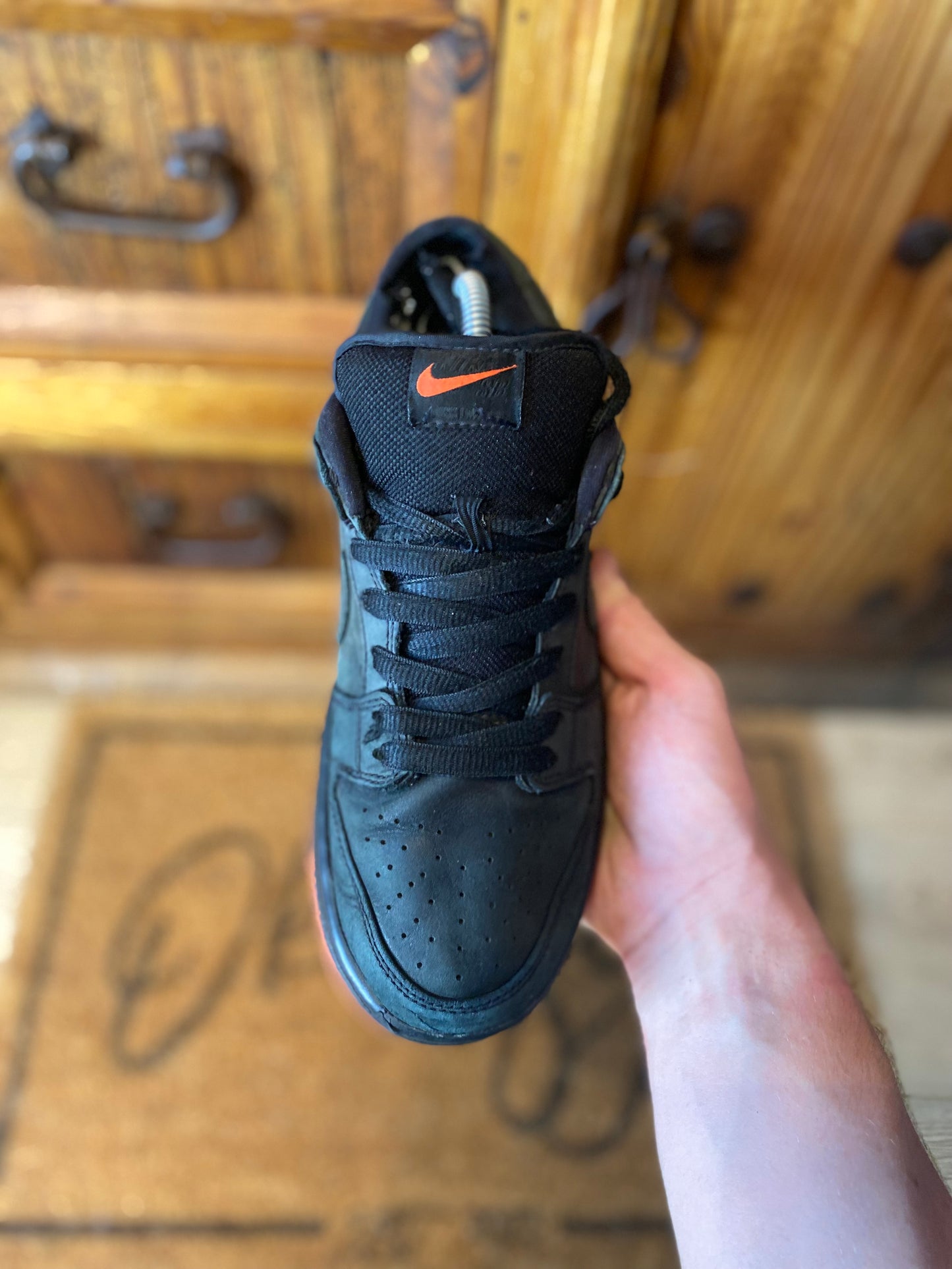 NIKE SB DUNK LOW ‘BLACK PIGEON’ - UK 7.5