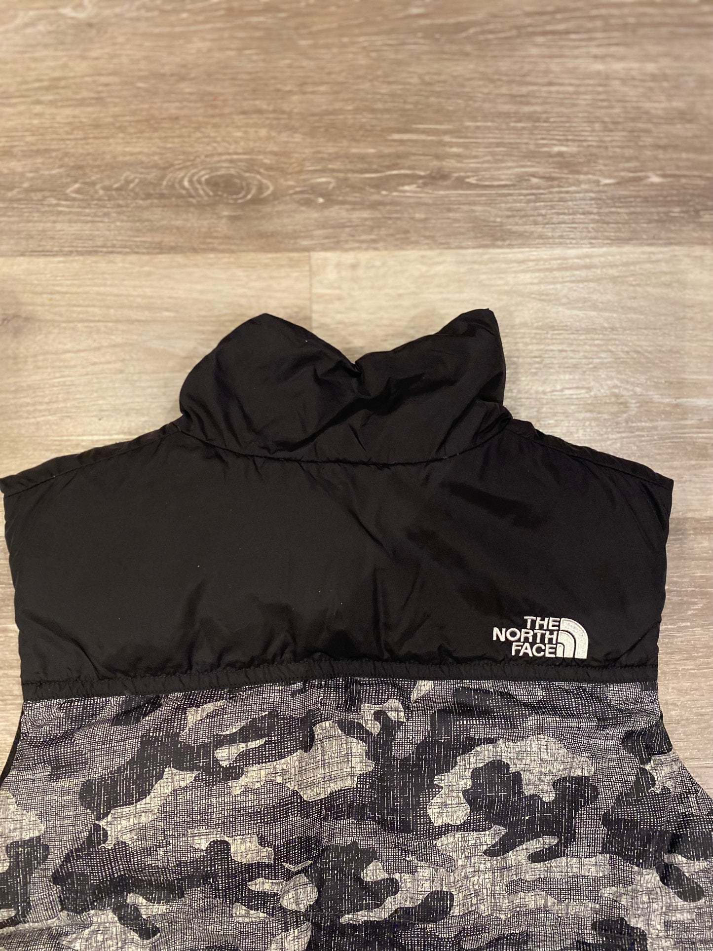 THE NORTH FACE NUPTSE 700 PUFFER GILET - JUNIOR XL