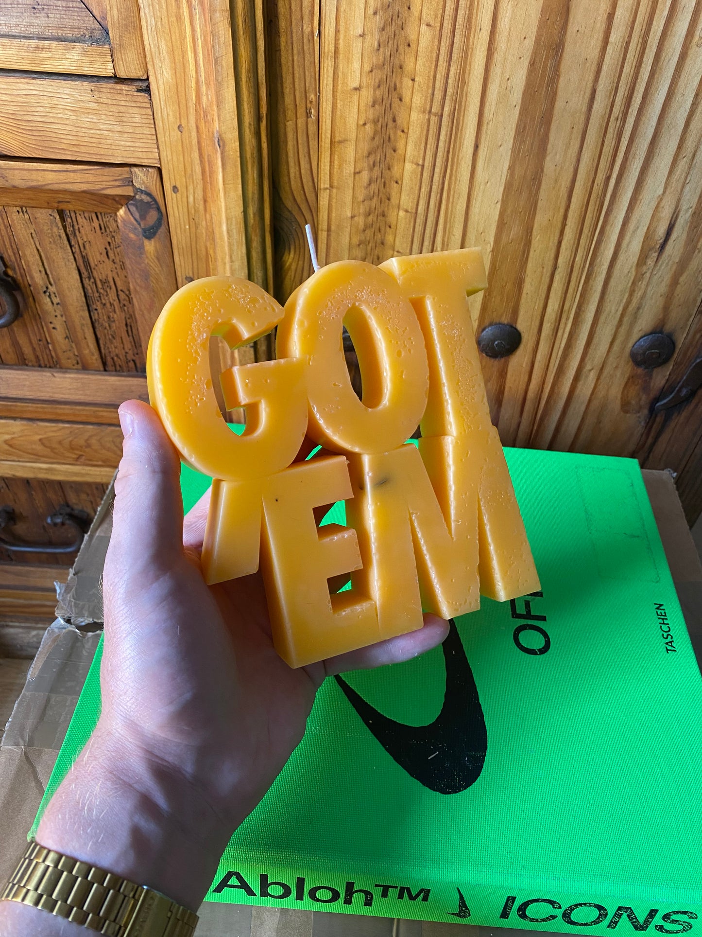 GOT EM’ SNEAKER CANDLE *scented* - #0009