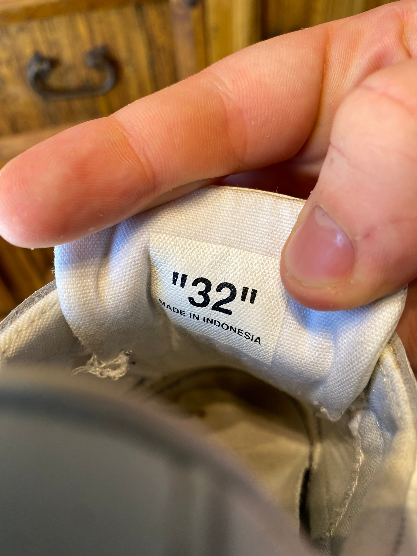 OFF WHITE VULCANISED LOW CANVAS - UK 13C