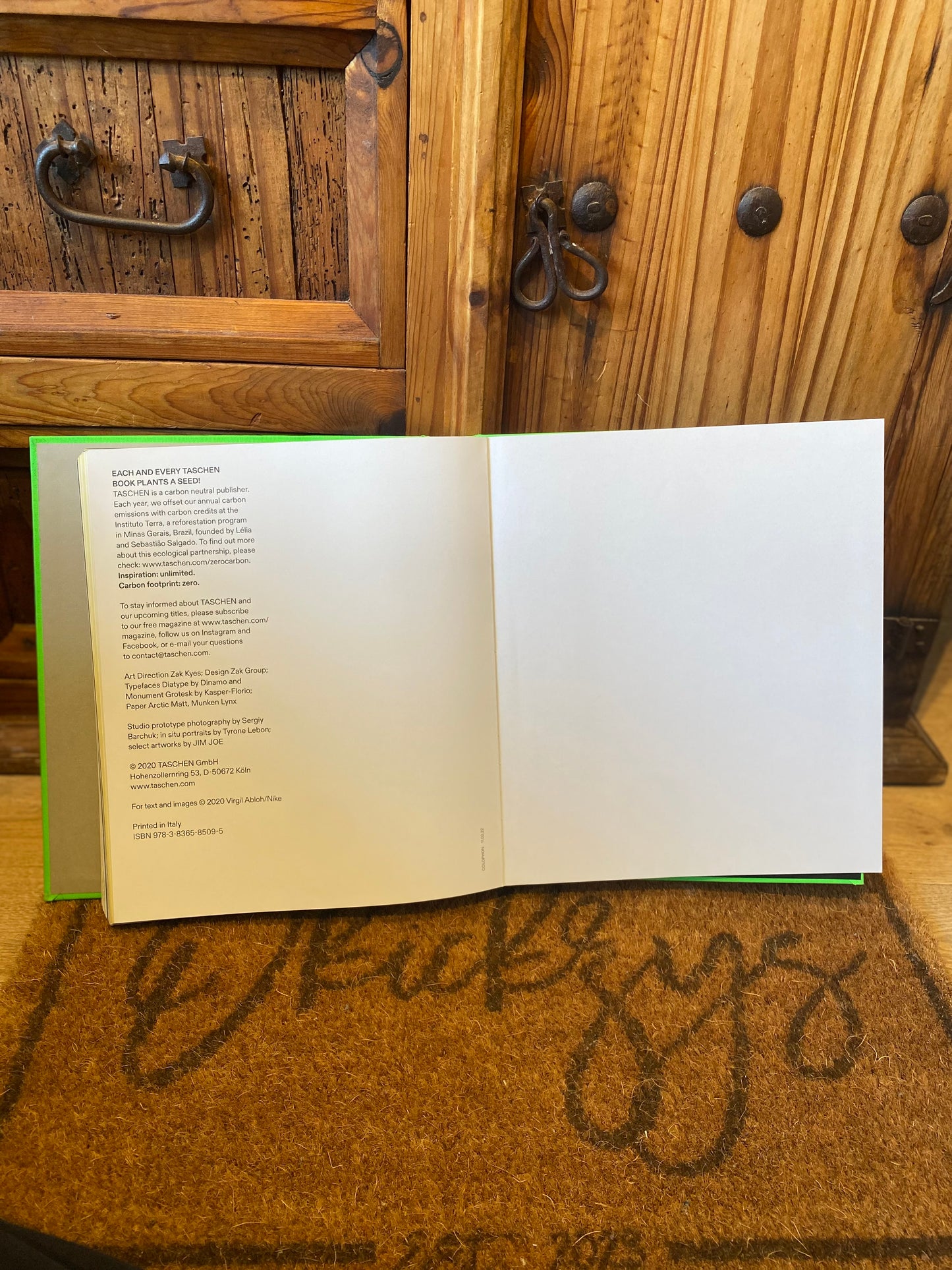 VIRGIL ABHLOH X NIKE ICONS ‘THE TEN’ SOMETHING’S OFF BOOK
