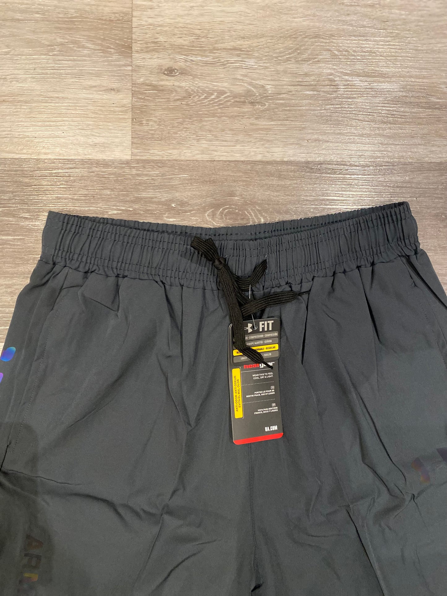 UNDER ARMOUR SHORTS - BNWT - L