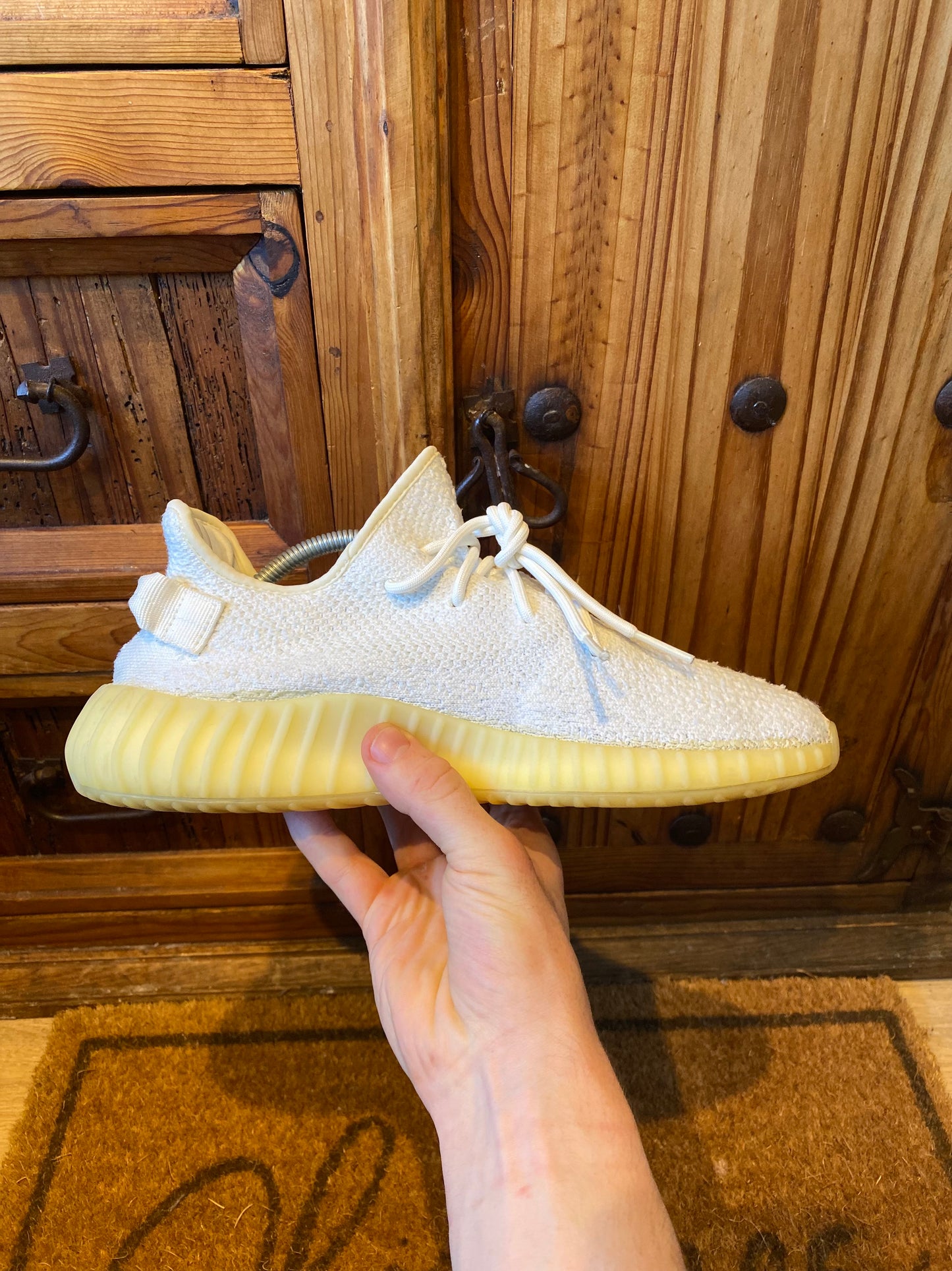 YEEZY BOOST 350 V2 ‘CREAM’ - UK 9.5