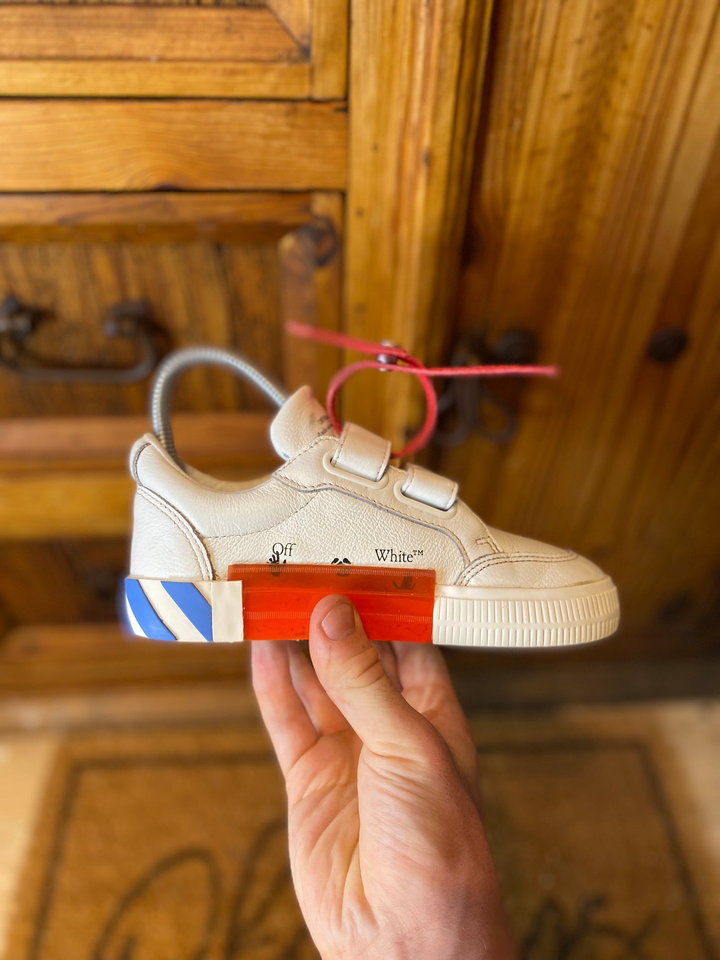 OFF WHITE VULCANISED LOW CANVAS - UK 13C