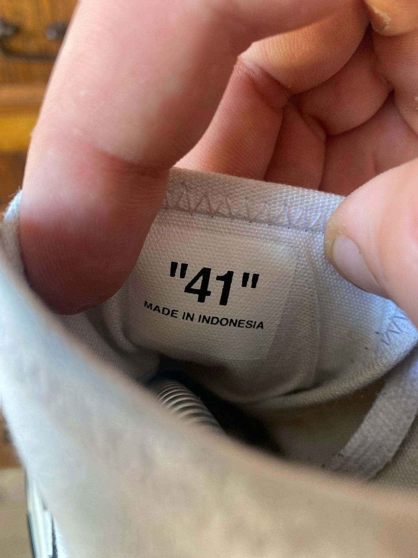 OFF WHITE VULCANISED ‘ARROWS PATCH WHITE’ - UK 7