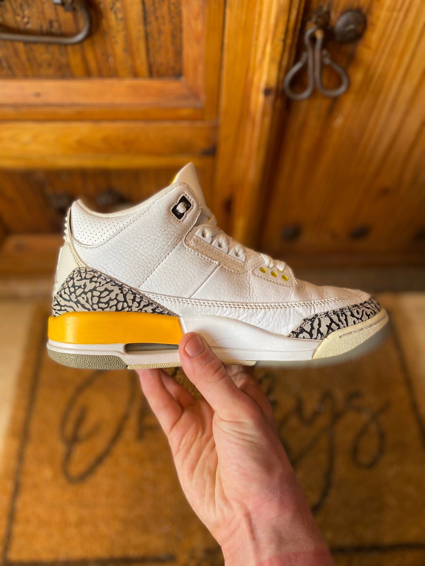 JORDAN 3 ‘LASER ORANGE’ - UK 5.5