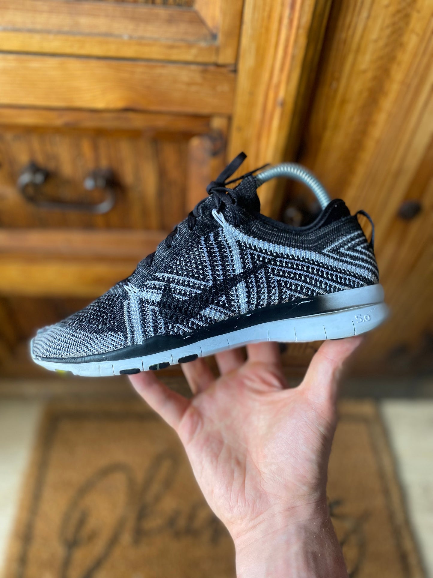 NIKE FREE TR 5 FLYKNIT ‘OREO’ - UK 4