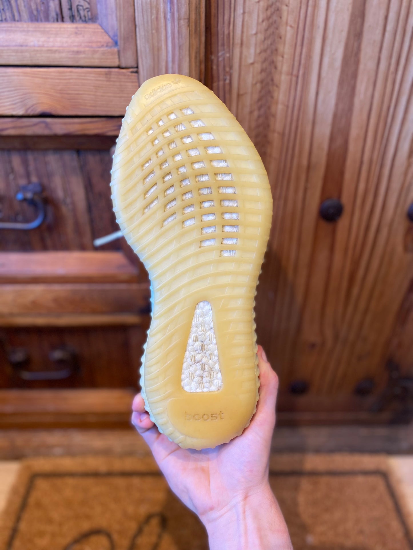 YEEZY BOOST 350 V2 ‘CREAM’ - UK 9.5